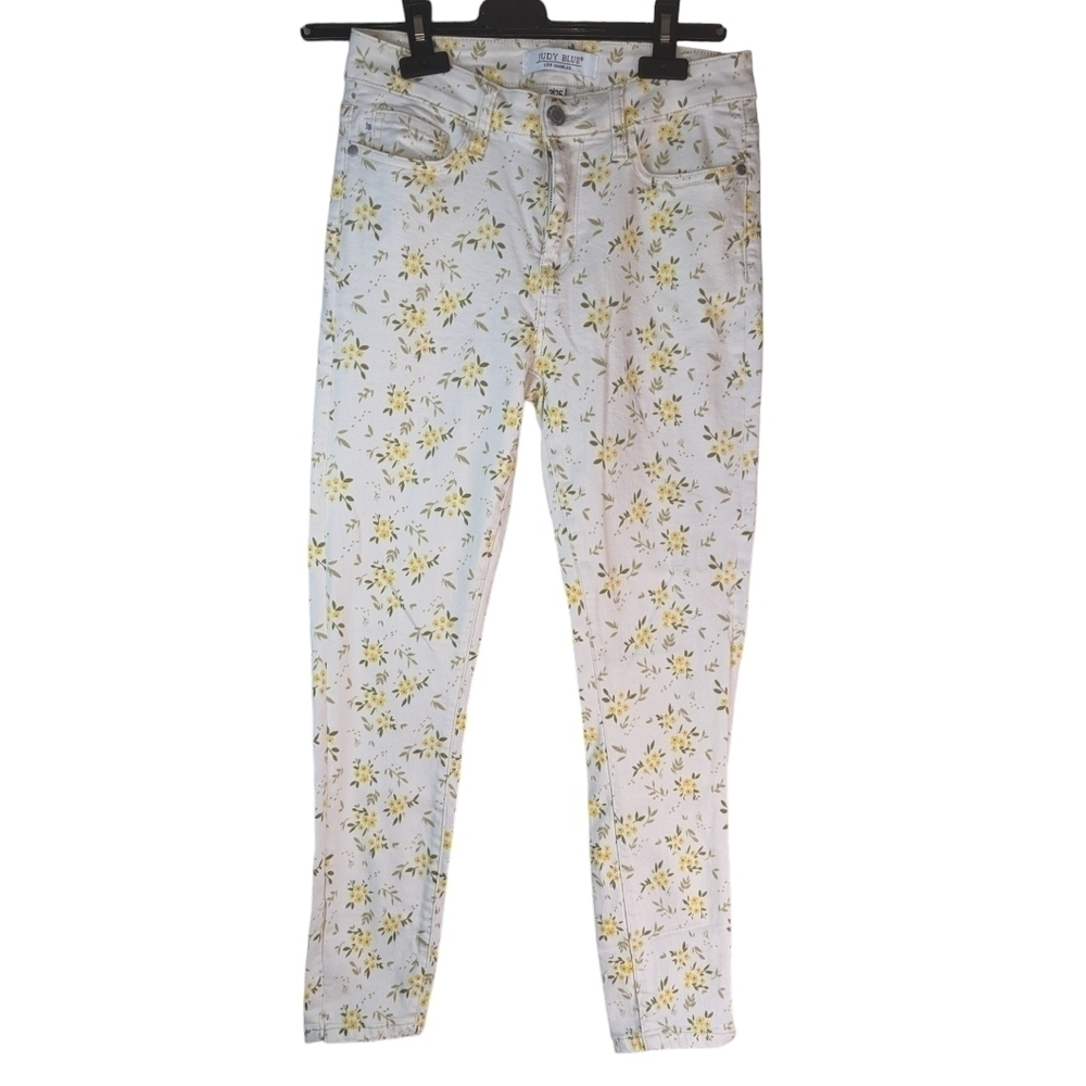 Judy Blue Golden Meadow Formal jeans size 3/26. In great condition